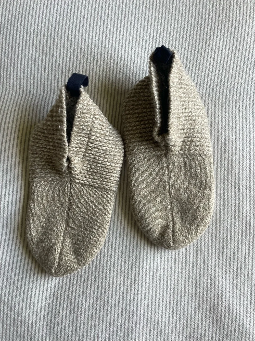 Bombas Youth Gripper Slipper Taupe Size 1-5